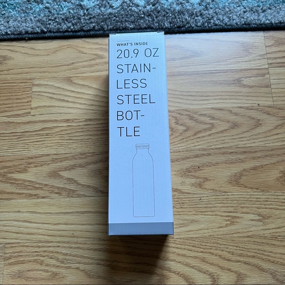 New! Water bottle - Picture 3 of 8